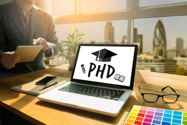PhD doktori filozófia diploma oktatás érettségi — Stock Fotó