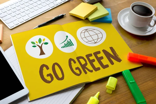 GO GREEN Progetto di crescita per la tutela della vita di Busin — Foto Stock