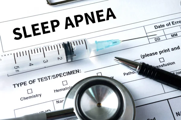 Apnea del sonno con CPAP, macchina DORMIRE APNEA, diagnosi Sonno — Foto Stock