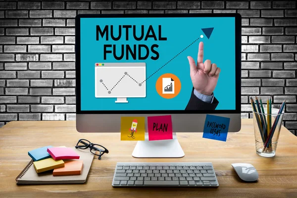 FONDOS MUTUALES Concepto de Finanzas y Dinero, Enfoque en el fondo mutuo i — Foto de Stock