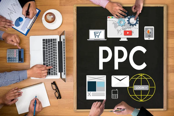 CPC costo per click concetto Business team mani al lavoro, Pay per click - internet marketing, pubblicità, PPC OTTIMIZZAZIONE  , — Foto Stock