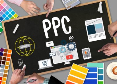 TBM maliyet tıklama kavramı iş takımın başına eller iş yerinde, tıklama başına - ödeme internet pazarlama, reklam, Ppc en iyi duruma getirme ,