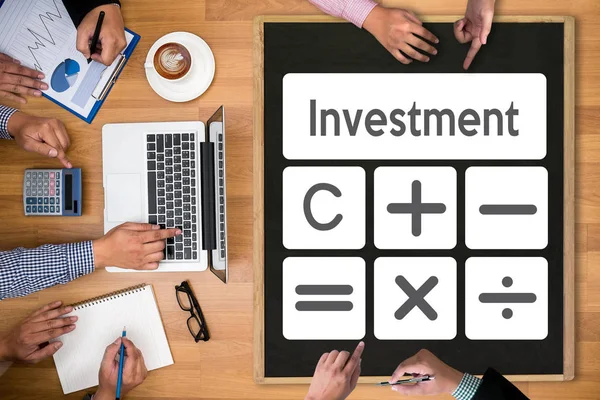 Beräkning affärsredovisning Investment Banking Budget Calcul — Stockfoto