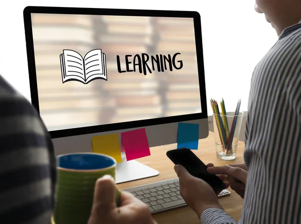 Απόδοση εμπειρία γνώση μαθαίνοντας online ανάπτυξη, επικοινωνία - e-learning — Φωτογραφία Αρχείου