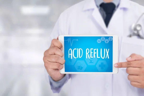 ÁCIDO REFLUX, azia e doença de refluxo gastroesofágico (DRGE), refluxo ácido sintomático, refluxo ácido - Diagnóstico Impresso, título "REFLUX ÁCIDO" no documento médico conceito médico — Fotografia de Stock