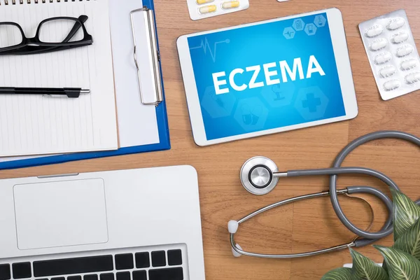 ECZEMA dermatitis eczema skin of patient , The problem with many — Stock Photo, Image