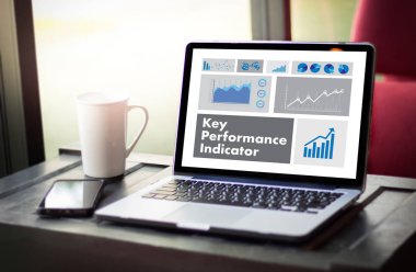KPI kısaltma (anahtar performans göstergesi) planı işadamı el wo