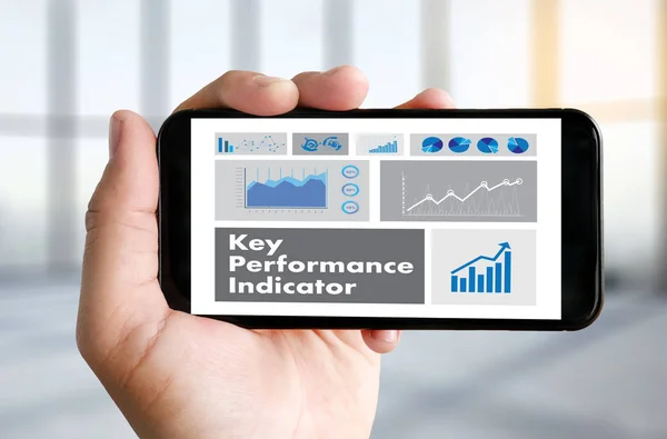 KPI acronimo (Key Performance Indicator) Piano uomo d'affari mano wo — Foto Stock