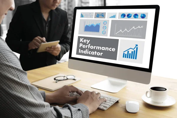 KPI acronimo (Key Performance Indicator) Piano uomo d'affari mano wo — Foto Stock