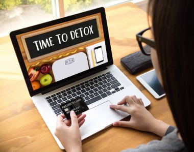 Zaman için Detoks Fitness ve kilo kaybı kavramı
