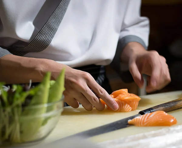 Chef Cuisine japonaise à l'hôtel ou au restaurant cuisine cuisine, sur — Photo