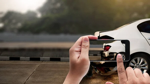 Unfall auf der Straße, beschädigte Autos fotografieren Autounfall — Stockfoto