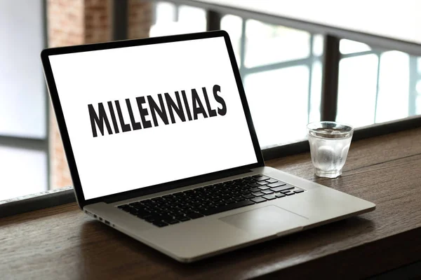 Millennials Konzept Business-Team Hände bei der Arbeit mit finanziellen r — Stockfoto