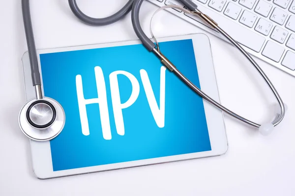 Vacina contra o vírus HPV CONCEPT com seringa Critérios de HPV para Papanicolaou — Fotografia de Stock
