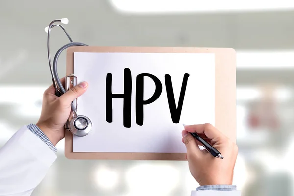 Vacina contra o vírus HPV CONCEPT com seringa Critérios de HPV para Papanicolaou — Fotografia de Stock