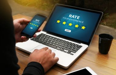 Beş yıldızlı rating inceleme tutan işadamı puanı artırmak veya 