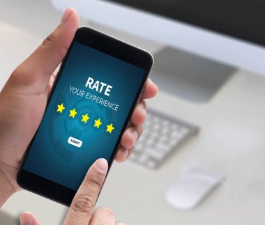 Beş yıldızlı rating inceleme tutan işadamı puanı artırmak veya 