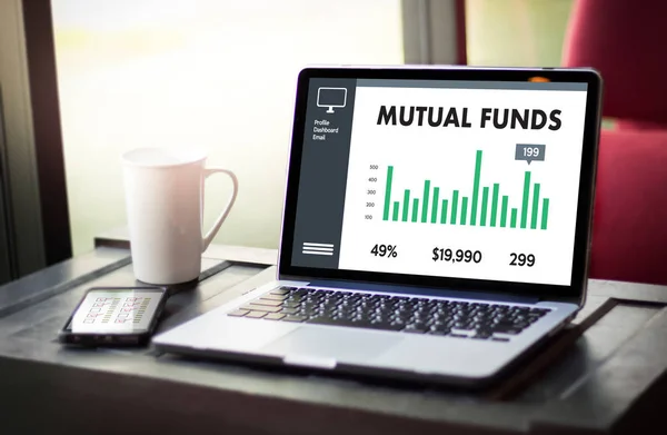 Mutual Funds Finance en geld concept, Focus op beleggingsfonds in — Stockfoto