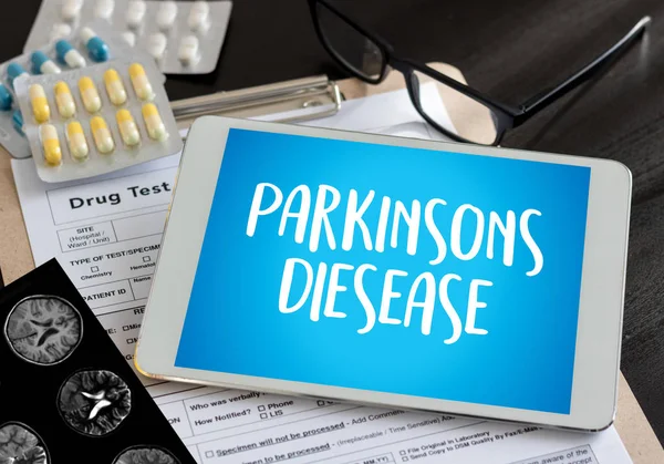 Ziekte van Parkinson arts hand werken professionele arts — Stockfoto