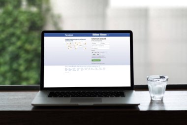Bangkok, Tayland - 17 Mayıs 2016: Facebook uygulaması, logo 
