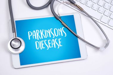 Parkinson hastalığı doktor el çalışma profesyonel doktor