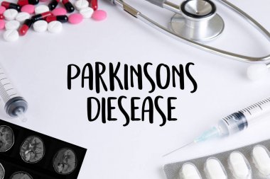 Parkinson hastalığı doktor el çalışma profesyonel doktor