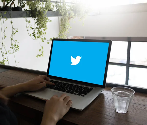 Bangkok, Tayland - 17 Mayıs 2016: Twitter uygulama, logo o