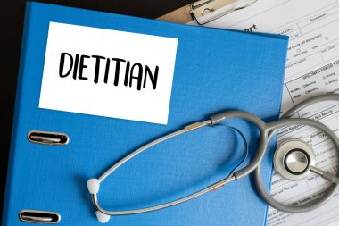 Diyetisyen ve beslenme uzmanı doktor veya diyetisyen ve diyetisyen pro