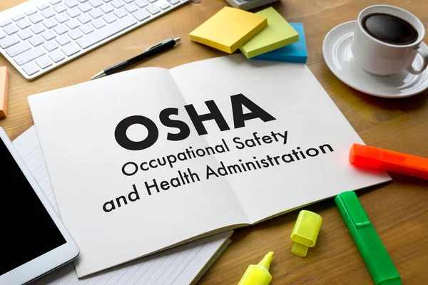 Veiligheid op het werk en administratie Osha zorgbedrijf team — Stockfoto