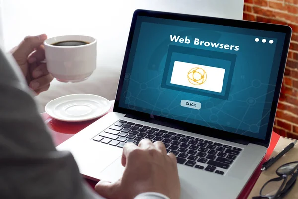 Computer per l'utilizzo di browser http uomo Web browser Online Networking Con — Foto Stock