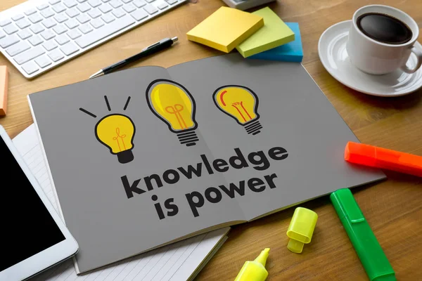 La conoscenza è potere Piano strategico Istruzione in team Formazione — Foto Stock