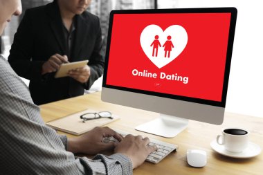  Online Dating Maç adam ve kadın ve bir kalp, Internet Da seviyorum