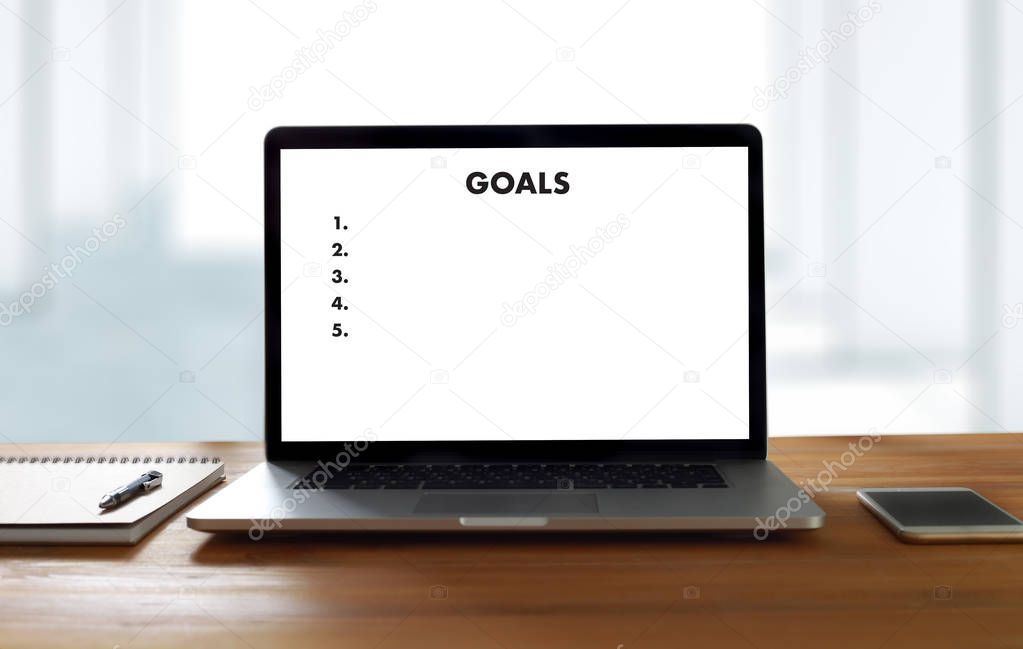 MY GOALS Handwriting of  motivational memo written Target Succes