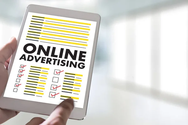 Online διαφήμιση μάρκετινγκ ιστοσελίδα, ενημέρωση τάσεις διαφήμιση — Φωτογραφία Αρχείου