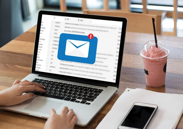 Mail Comunicazione Messaggio di connessione al telefono contatti mailing — Foto Stock