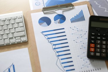 İş raporları ekip çalışması belgeleri mavi tablo raporda gr