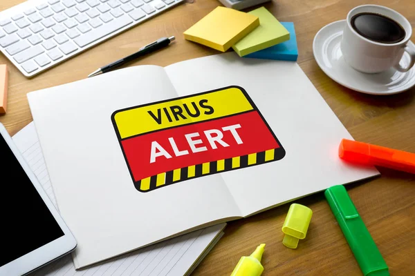 Virenwarnsystem warnt vor Hackerangriffen im digitalen Browser — Stockfoto