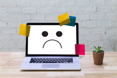 Depresif duygular kavramı, Amort gülen yüz ifade yazdırılmasını