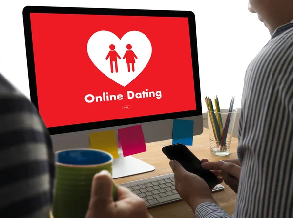 Online-dating match liebe mann und frau und ein herz, internet da — Stockfoto