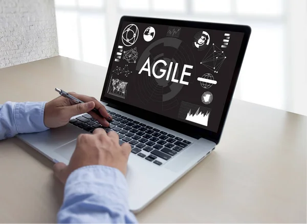 Agile Agility Nimble snel snel Concept zakenman werken — Stockfoto