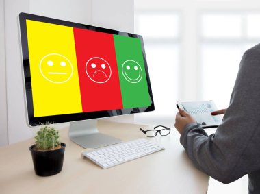 iş erkek ve kadın mutlu memnuniyeti değerlendirme seçin? 