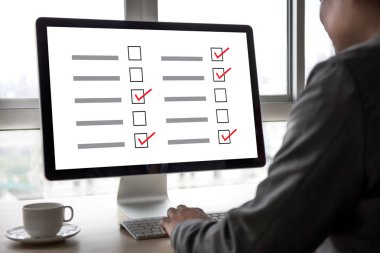 İş adamı SURVEY ve Sonuçlar Analiz Keşif Kavramı