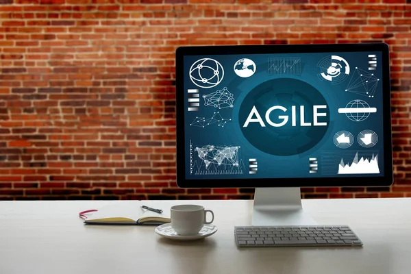 AGILE Agilità Agile Quick Fast Concept uomo d'affari che lavora — Foto Stock