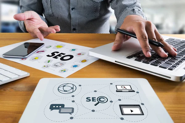 Local SEO Concept Business team hands at work with financial rep — Stock Photo, Image