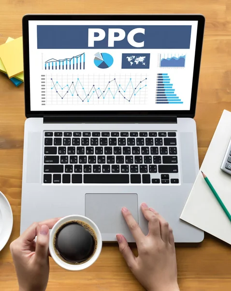 PPC - Concepto de pago por clic Concepto de trabajo del empresario —  Fotos de Stock