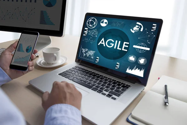 AGILE Agilità Agile Quick Fast Concept uomo d'affari che lavora — Foto Stock