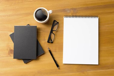 Boş katalog ve kitap, dergi, kitap kadar sahte ahşap backgrou