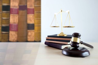 Adalet ve hukuk kavramı ile dijital c çalışma Tokmak, Yargıç