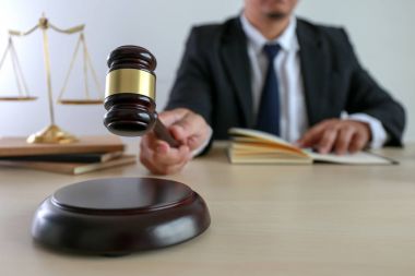 Adalet ve hukuk kavramı ile dijital c çalışma Tokmak, Yargıç