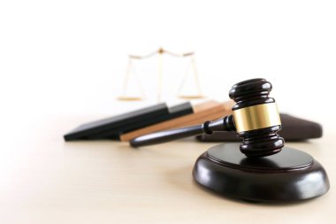 Adalet ve hukuk kavramı ile dijital c çalışma Tokmak, Yargıç